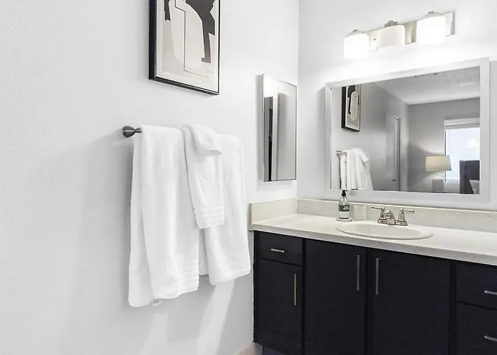 Landing Modern With Amazing Amenities *