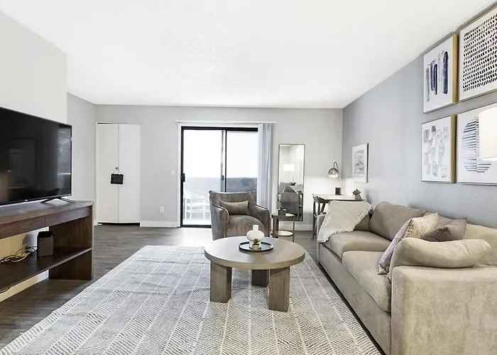 Apartment Landing Modern With Amazing Amenities