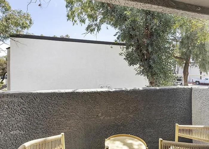 Apartment Landing Modern With Amazing Amenities *