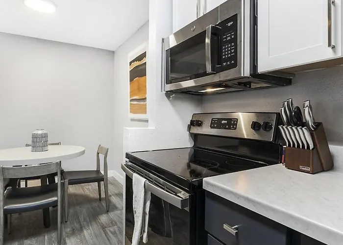 Apartment Landing Modern With Amazing Amenities